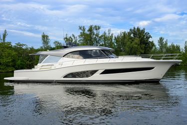64' Riviera 2022 Yacht For Sale